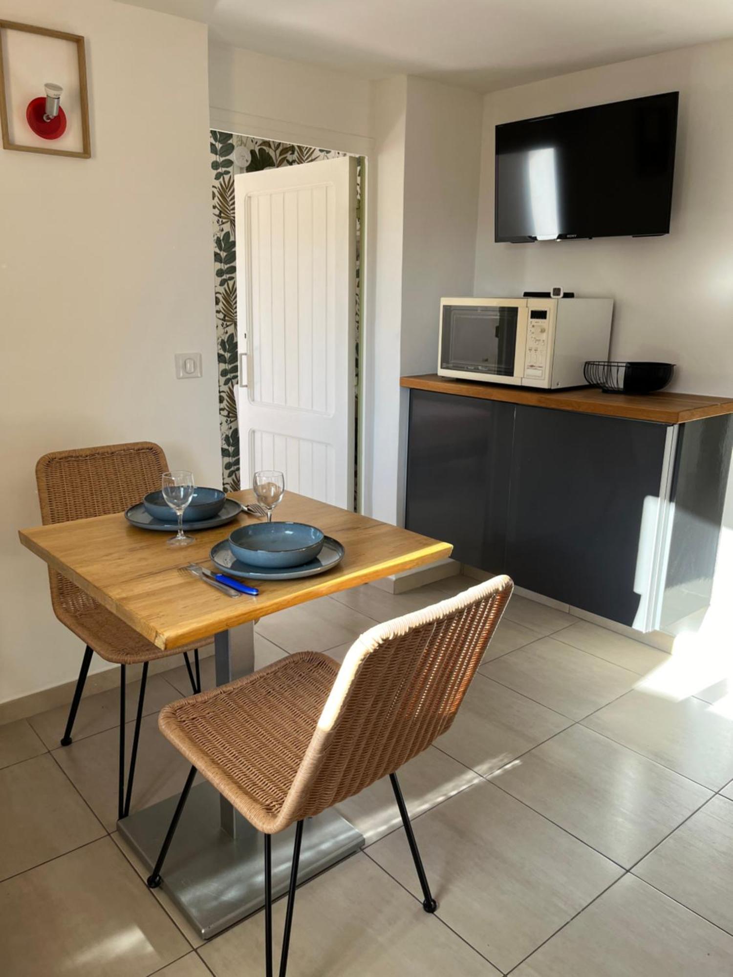 Appartement Deux Pieces Donnant Sur Un Jardin Antibes Buitenkant foto